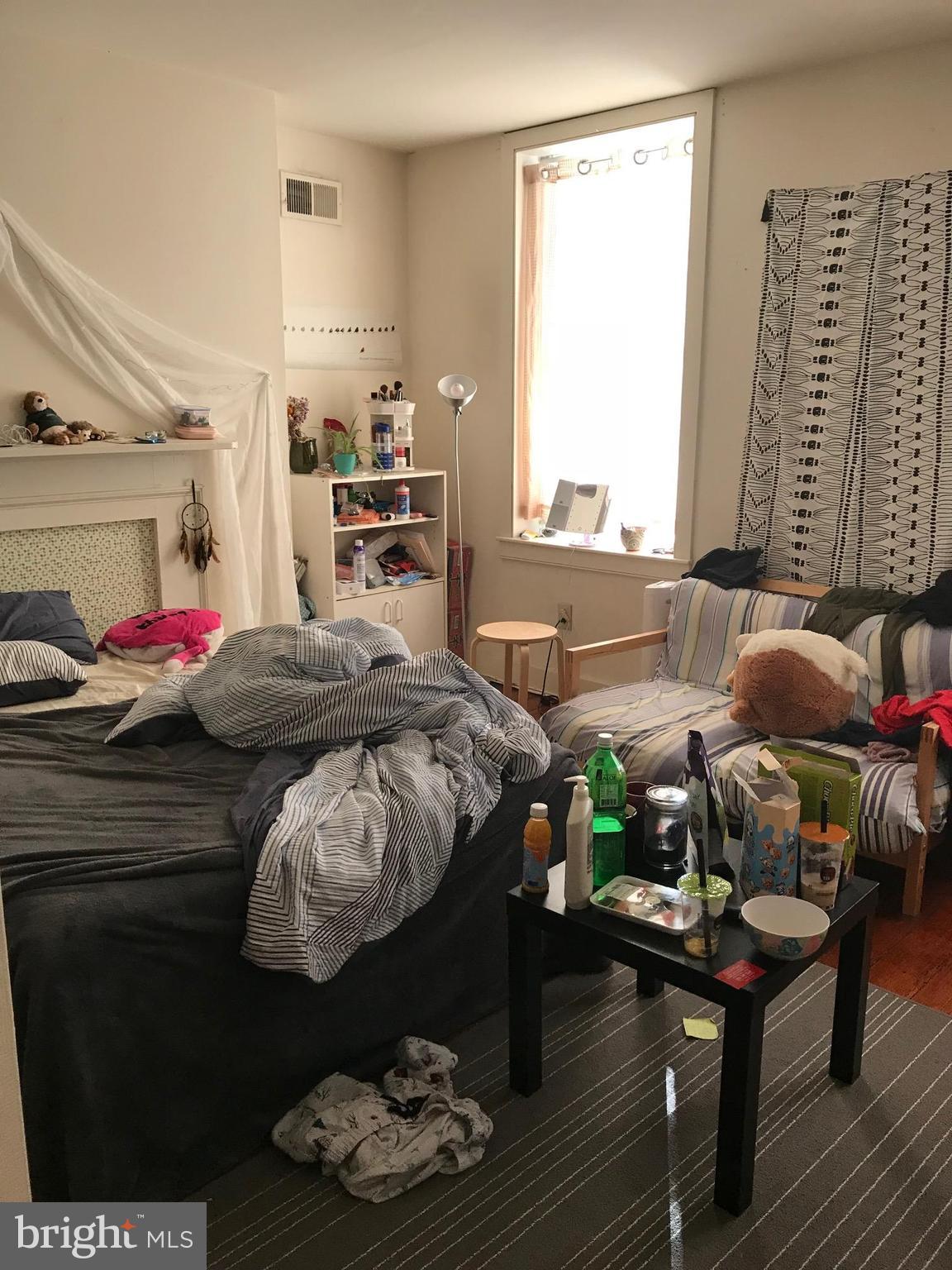 816 West Lombard Street Baltimore, MD 21201 - Photo 17 of 28 2nd Bedroom on Upper Lvl 1 w/Decorative FP Mantle
