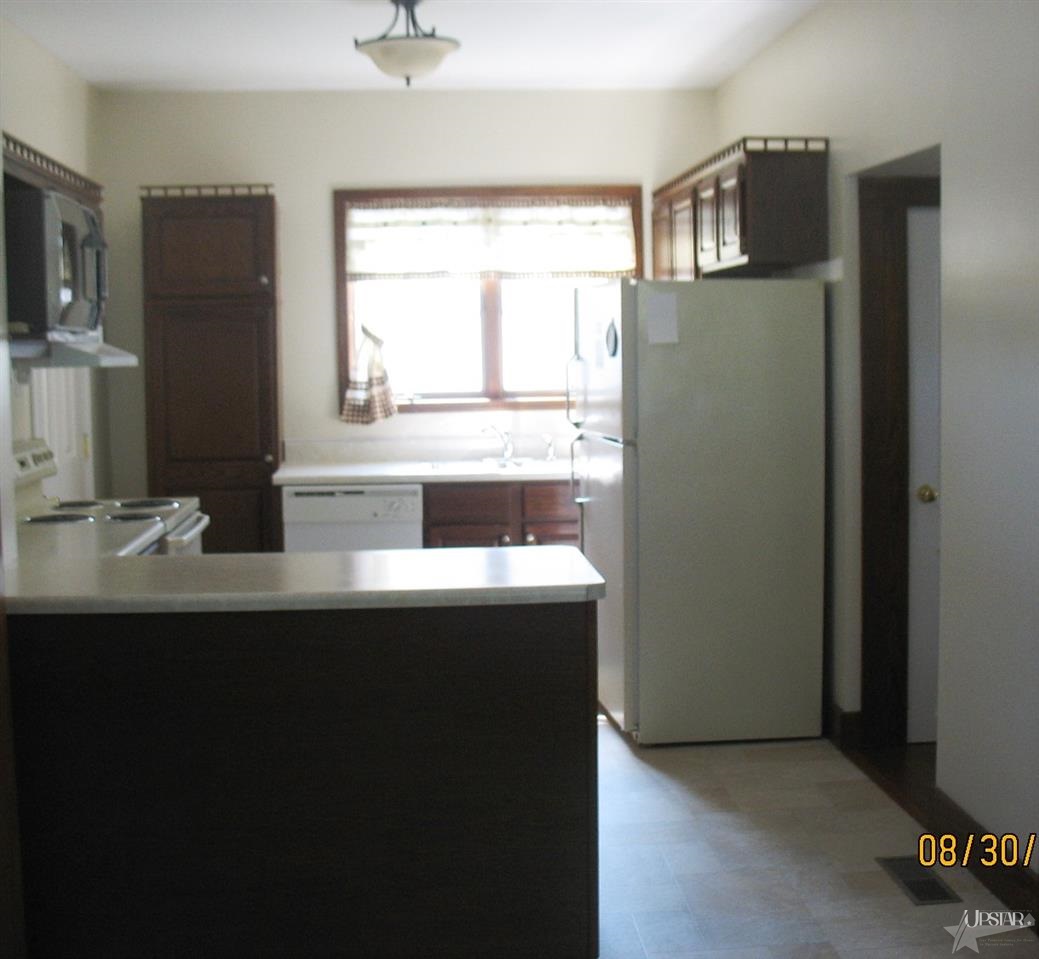 903 West Monroe Street Decatur, IN 46733 - Photo 12 of 25