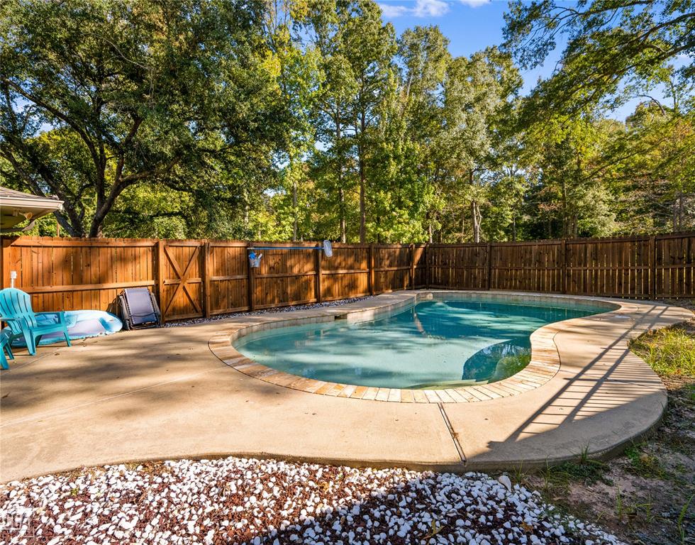 8850 Highway 1200 Boyce, LA 71409 - Photo 15 of 23 a view of a backyard