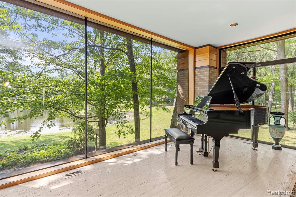 5035 Ponvalley Road Bloomfield Hills, MI 48302 - Photo 7 of 68 Gallery Image 7