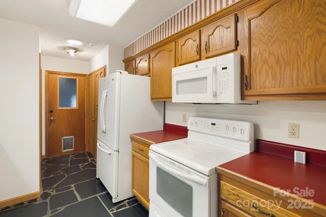 $475,000 | 111 South Valley View Drive, Mars Hill, NC 28754