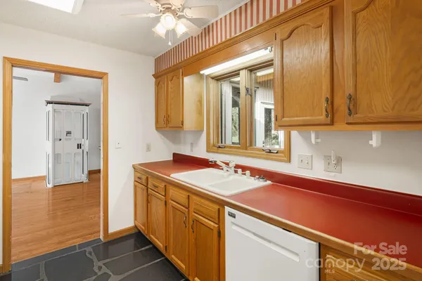 $470,000 | 111 South Valley View Drive, Mars Hill, NC 28754