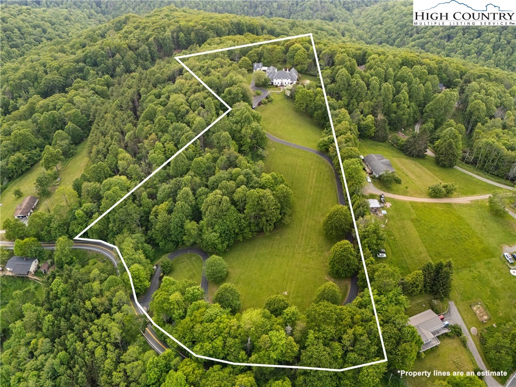 1920 Deck Hill Road Blowing Rock, NC 28605 - Photo 47 of 50 a view of a tennis court