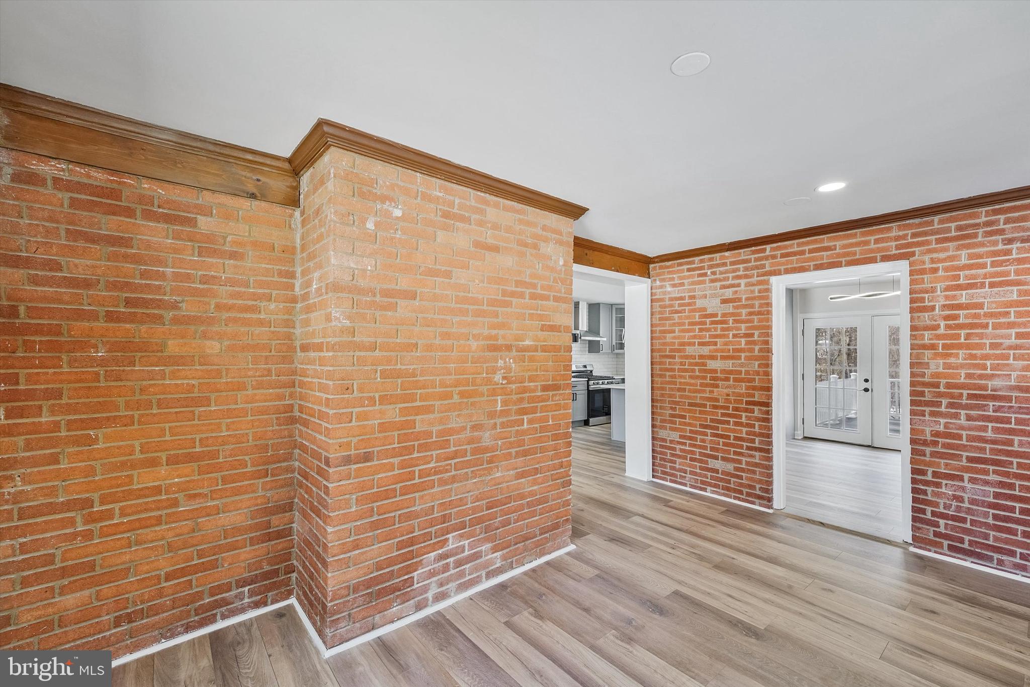 3629 Parklane Road Fairfax, VA 22030 - Photo 18 of 45 a view of wooden door