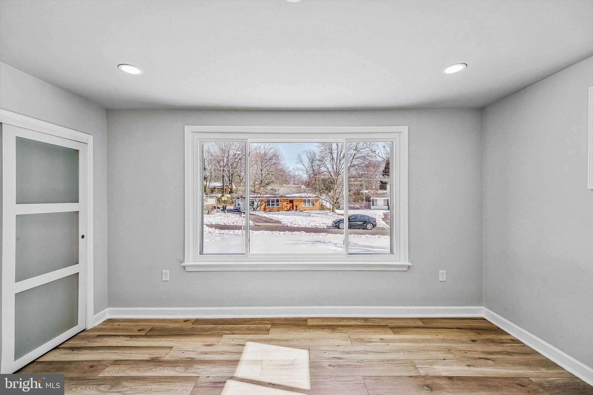 3629 Parklane Road Fairfax, VA 22030 - Photo 20 of 45 a view of a livingroom with wooden floor and a window