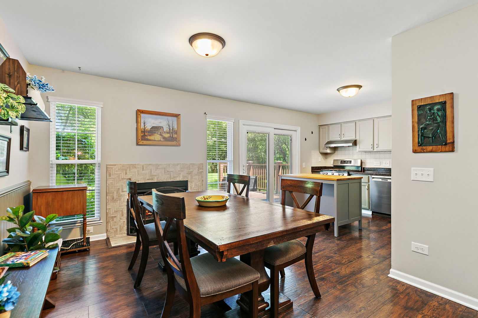 1248 Coldspring Road Elgin, IL 60120 - Photo 8 of 19