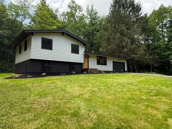 $479,900 | 12173 Bradford Drive, Chardon, OH 44024