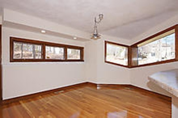 8 Notch Brook Road Shrewsbury, MA 01545 - Photo 9 of 29 Gallery Image 9
