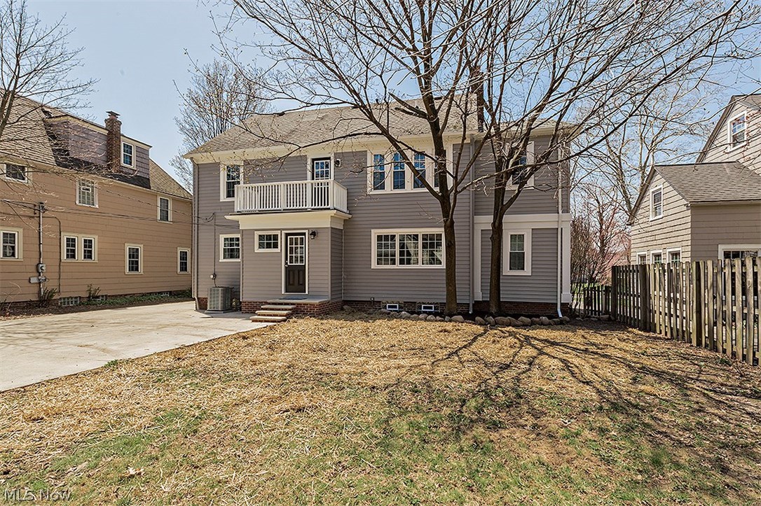 3265 Chadbourne Road Cleveland, OH 44120 - Photo 4 of 35