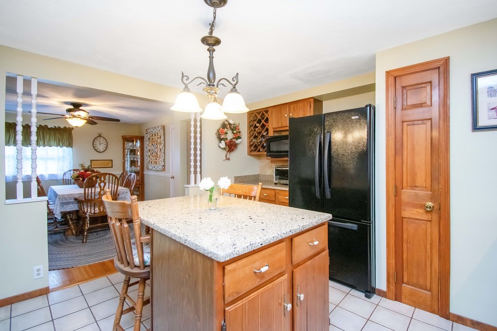 35 Bellwood Road Springfield, MA 01119 - Photo 6 of 31