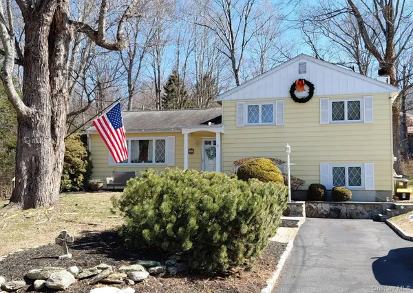 $680,000 | 32 Woodland Boulevard, Cortlandt Manor, NY 10567
