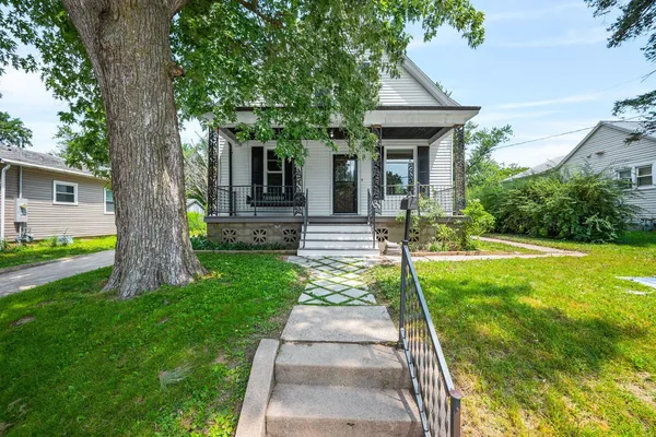 $199,900 | 1108 South Clayton Street, Bloomington, IL 61701