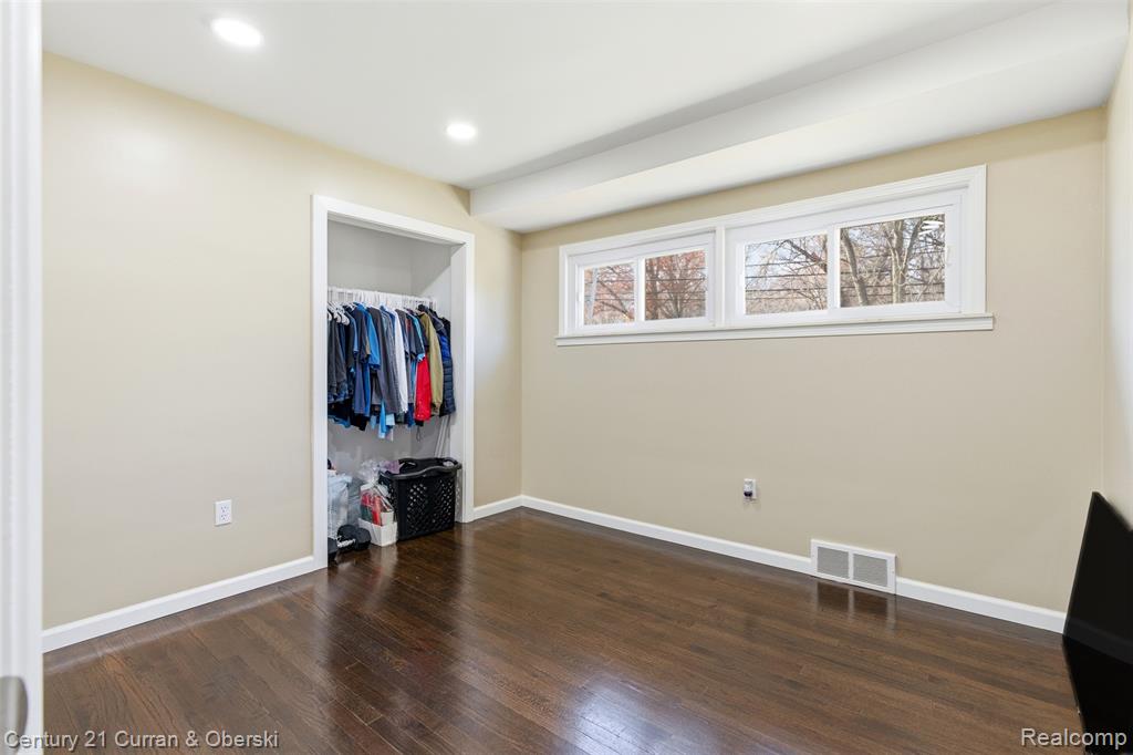 17901 Inkster Road Romulus, MI 48174 - Photo 19 of 44 Gallery Image 19