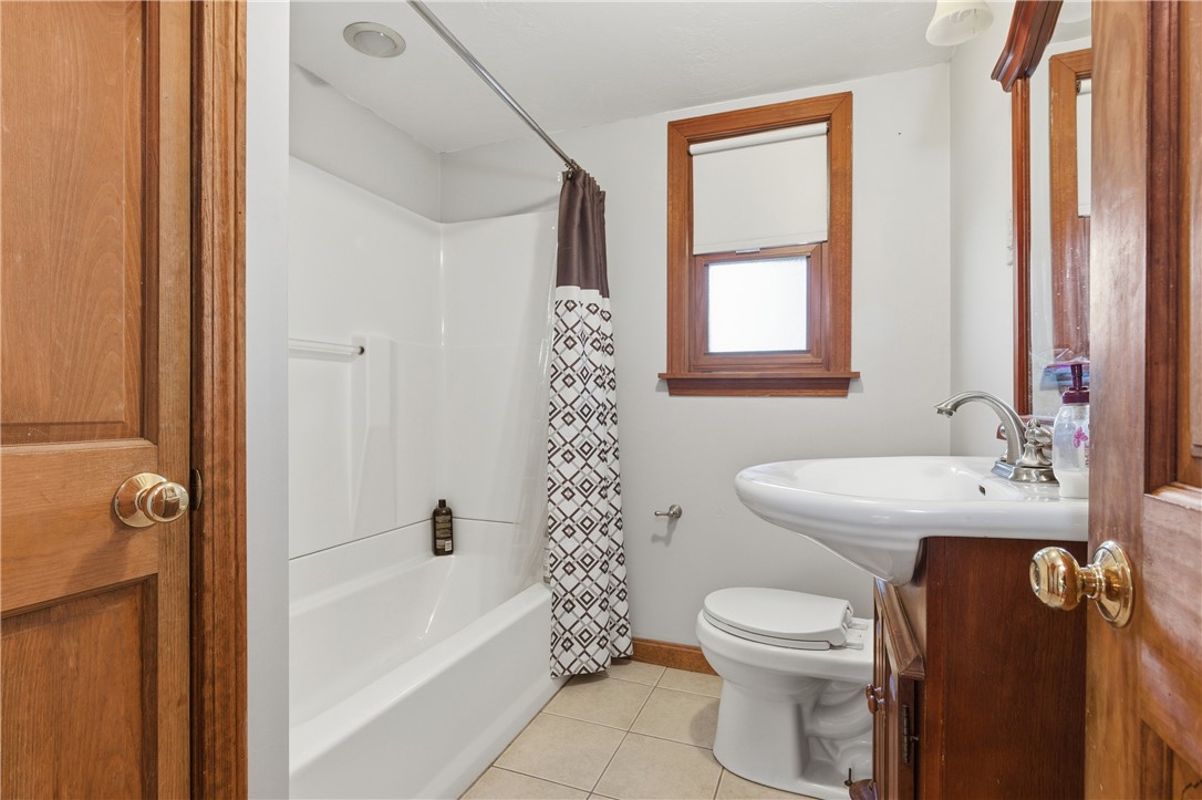 56 Mailloux Street Woonsocket, RI 02895 - Photo 14 of 41