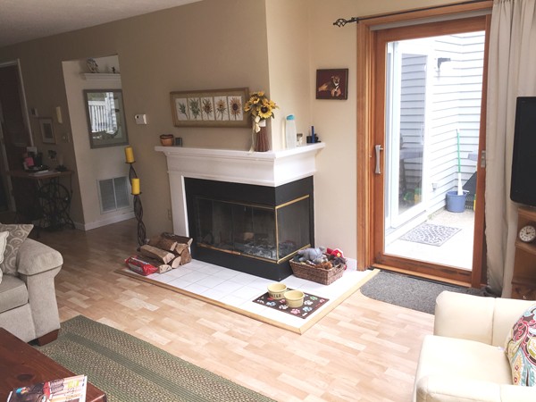 608 Ridgefield Circle, Unit B Clinton, MA 01510 - Photo 4 of 24 Gallery Image 4