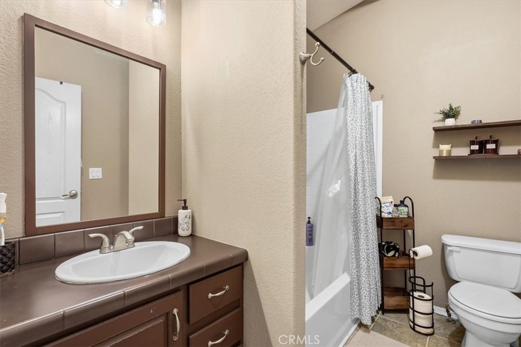 16600 Downey Avenue, Unit 104 Paramount, CA 90723 - Photo 11 of 24