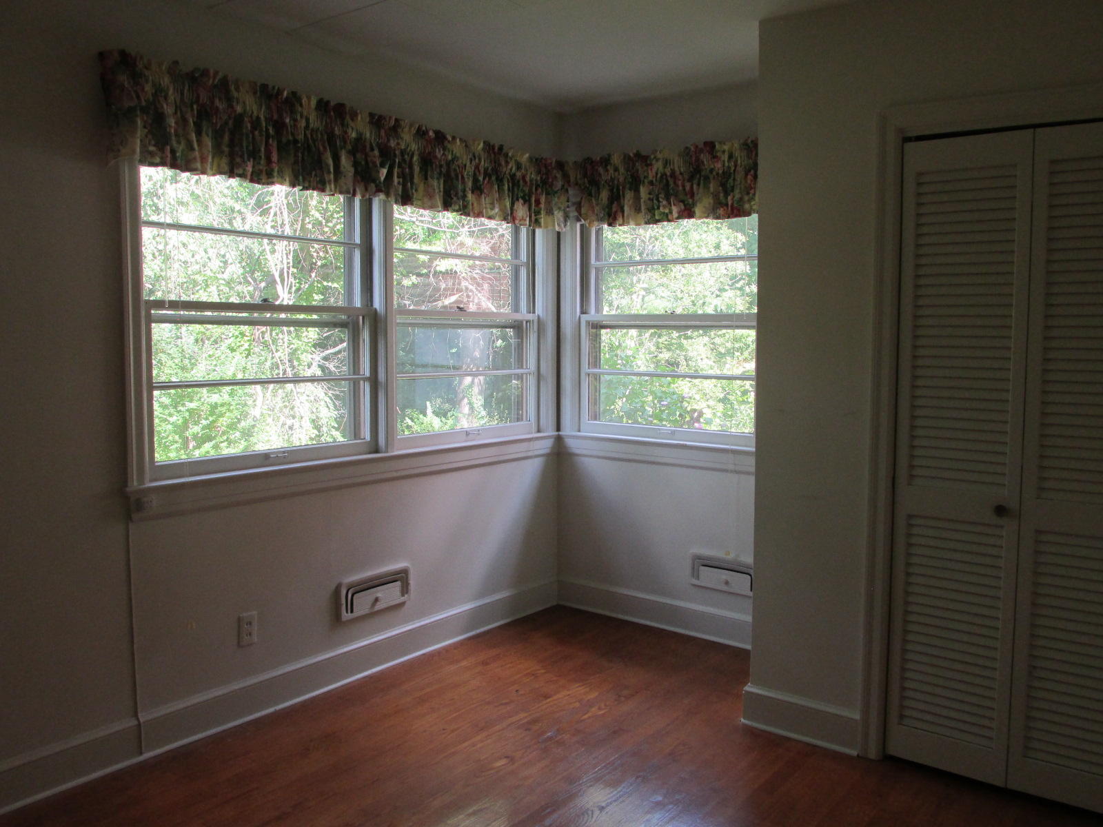 553 Dillard Road Southwest Roanoke, VA 24014 - Photo 16 of 27 IMG_5671