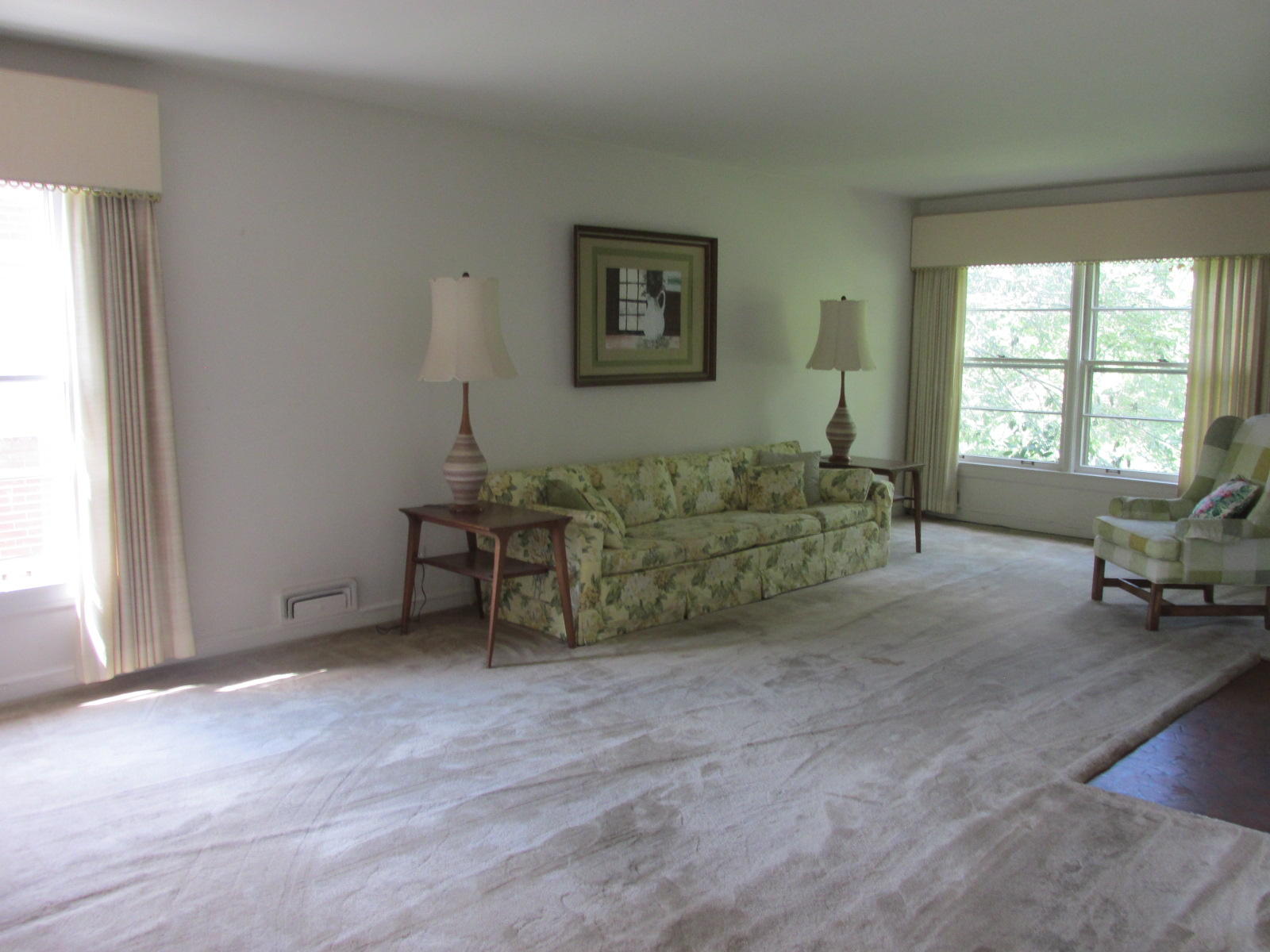 553 Dillard Road Southwest Roanoke, VA 24014 - Photo 3 of 27 IMG_5660