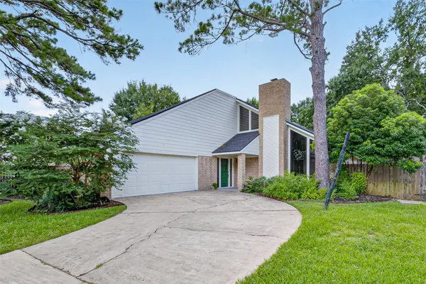 $2,300 | 7111 Halfpenny Road, Houston, TX 77095
