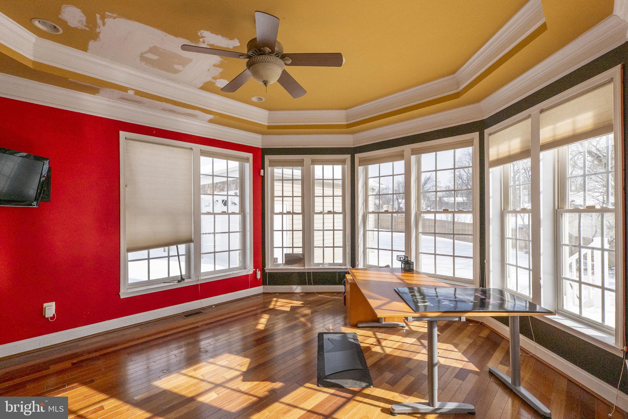8400 Summit Avenue Baltimore, MD 21244 - Photo 20 of 55 a room with pool table and windows
