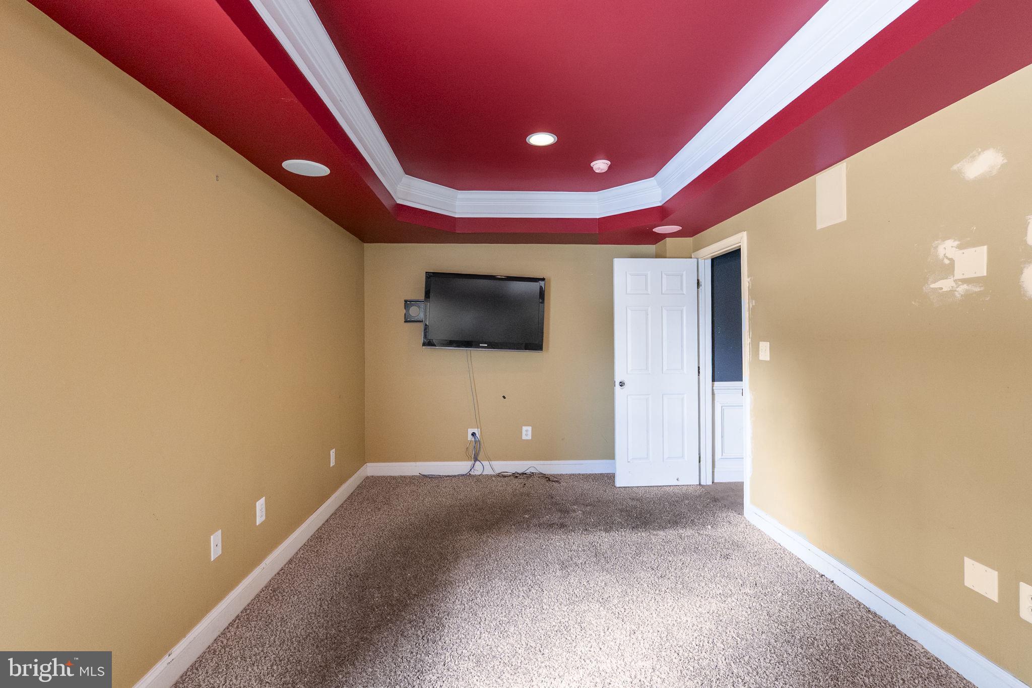 8400 Summit Avenue Baltimore, MD 21244 - Photo 37 of 55 a view of a livingroom with a flat screen tv