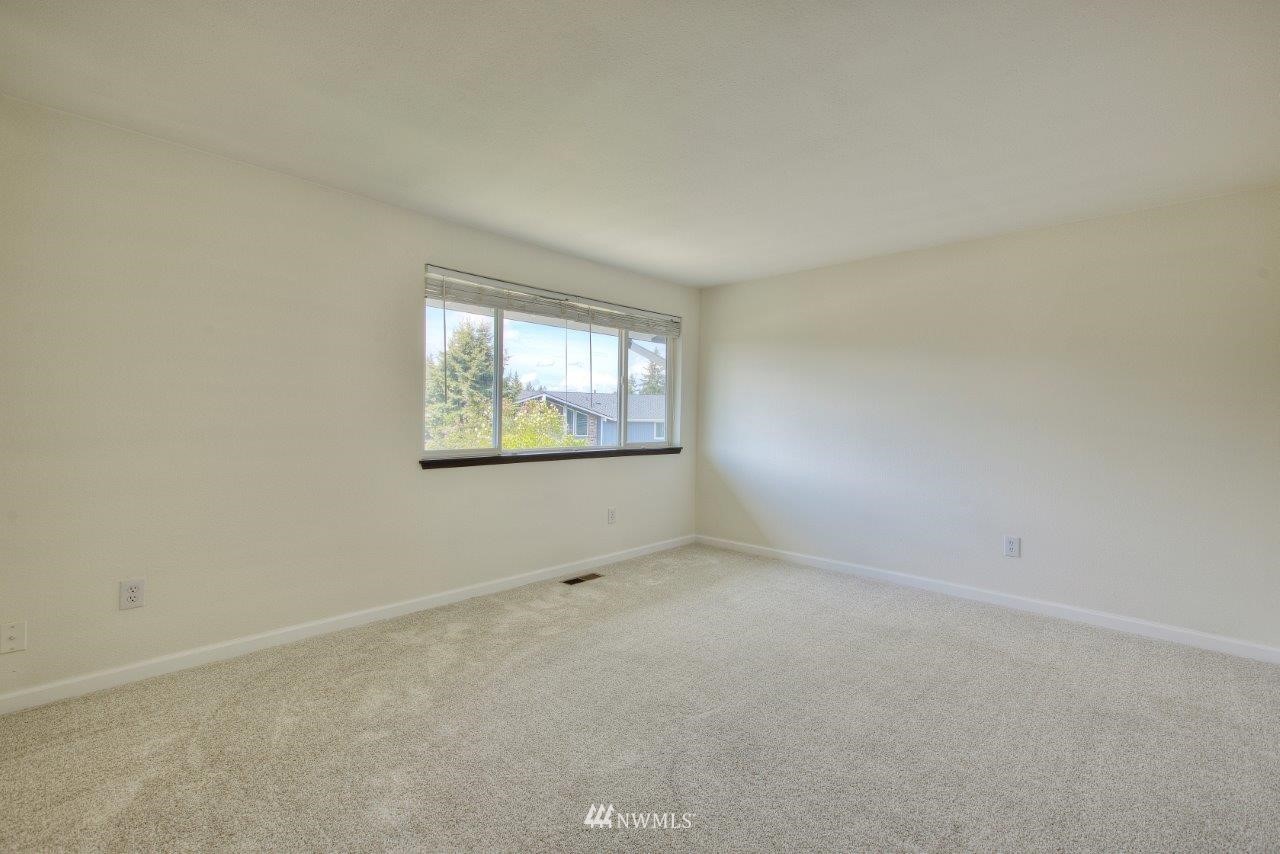 16922 157th Place Southeast Renton, WA 98058 - Photo 12 of 36 Gallery Image 12