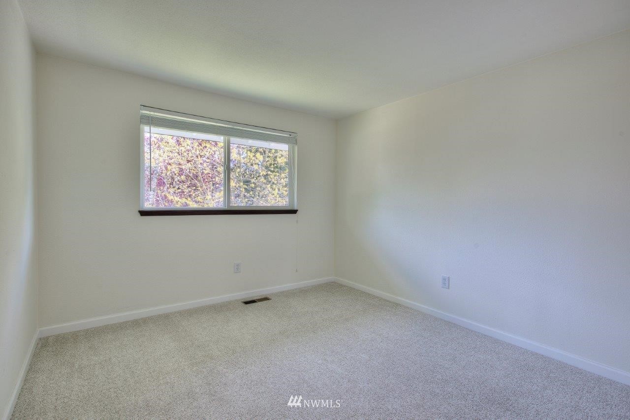 16922 157th Place Southeast Renton, WA 98058 - Photo 17 of 36 Gallery Image 17