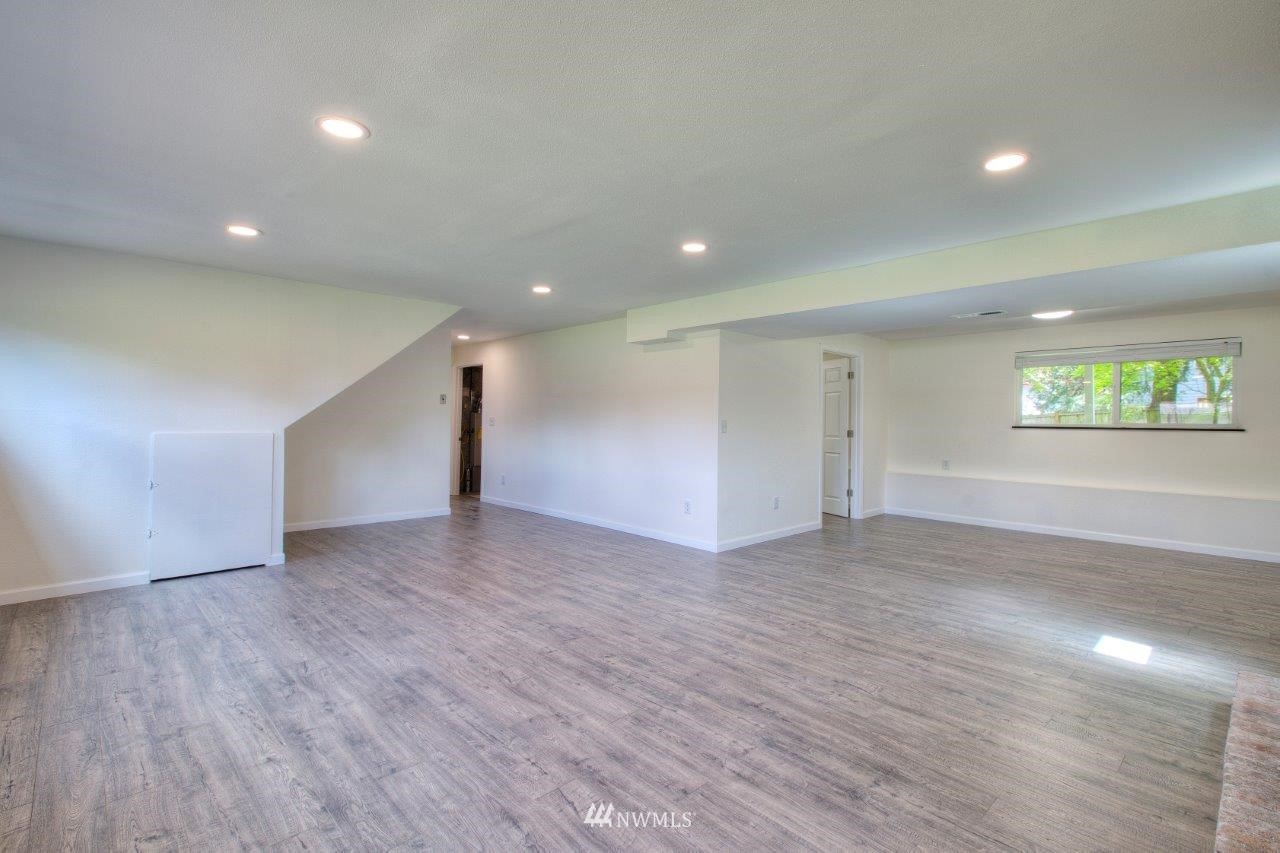 16922 157th Place Southeast Renton, WA 98058 - Photo 21 of 36 Gallery Image 21