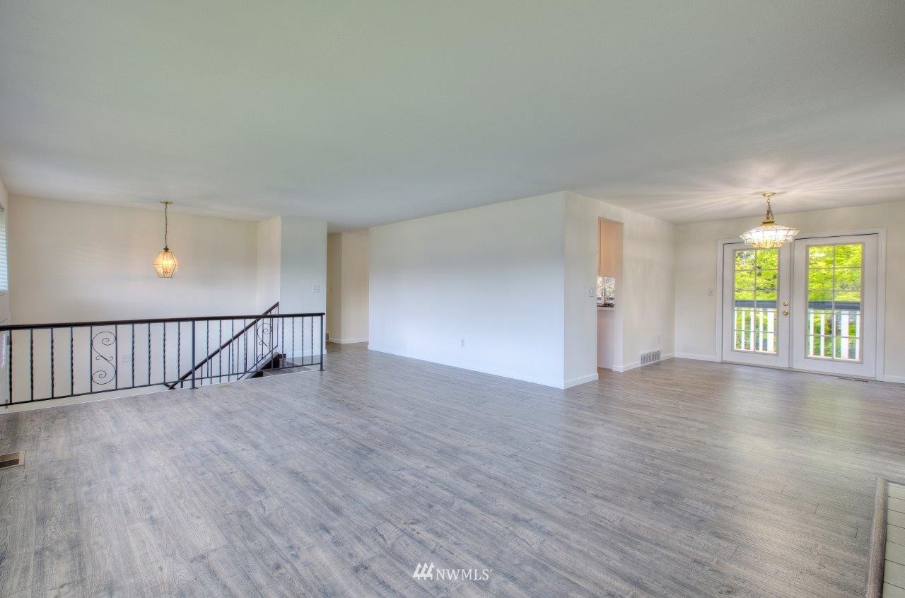 16922 157th Place Southeast Renton, WA 98058 - Photo 3 of 36 Gallery Image 3