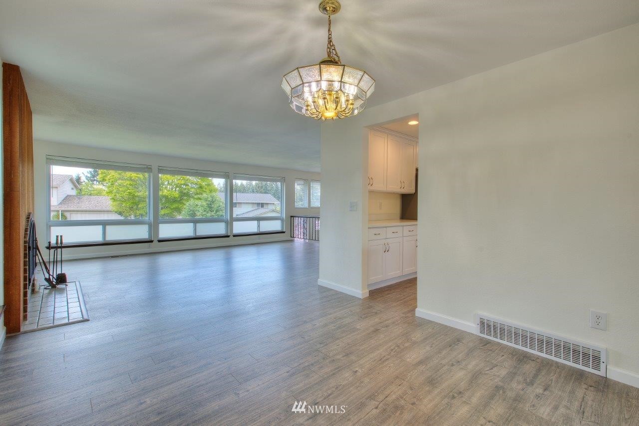 16922 157th Place Southeast Renton, WA 98058 - Photo 4 of 36 Gallery Image 4