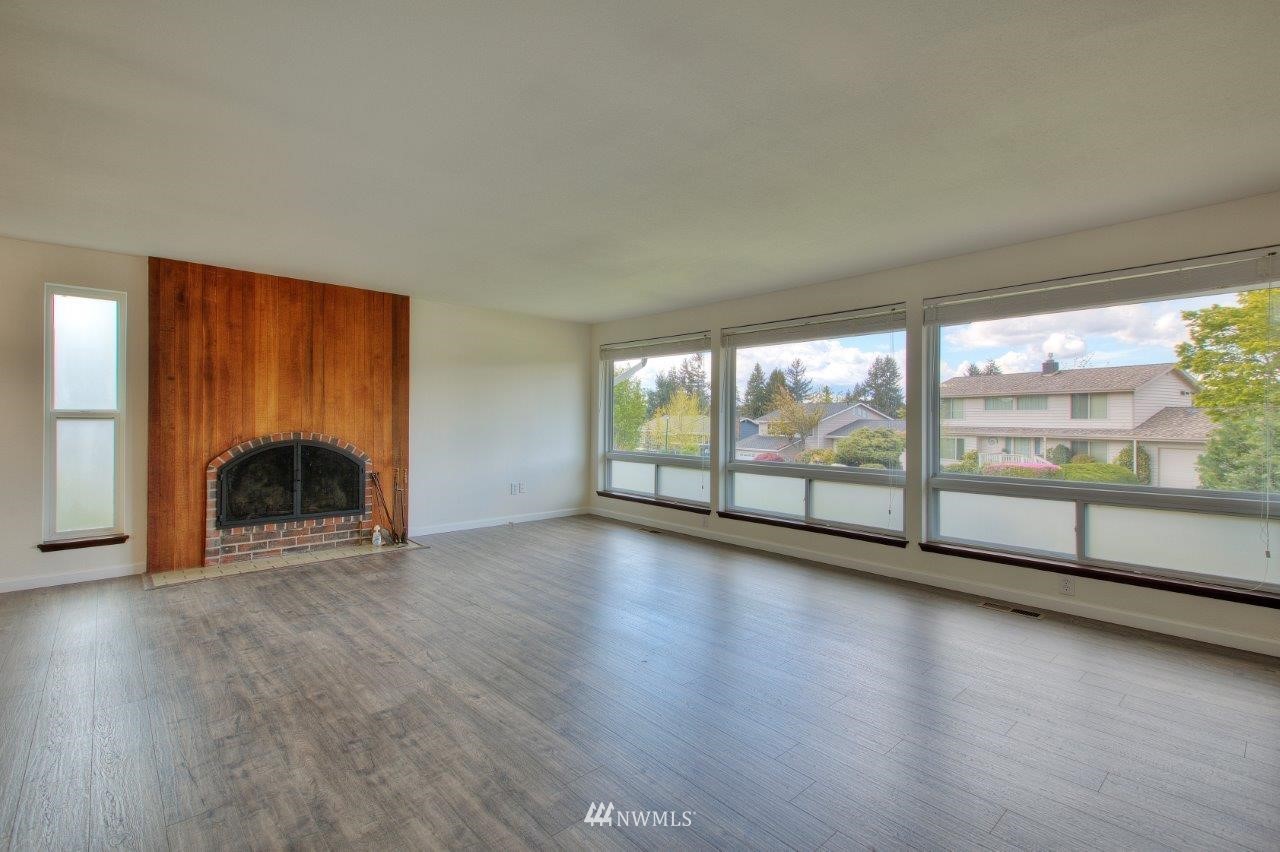 16922 157th Place Southeast Renton, WA 98058 - Photo 5 of 36 Gallery Image 5