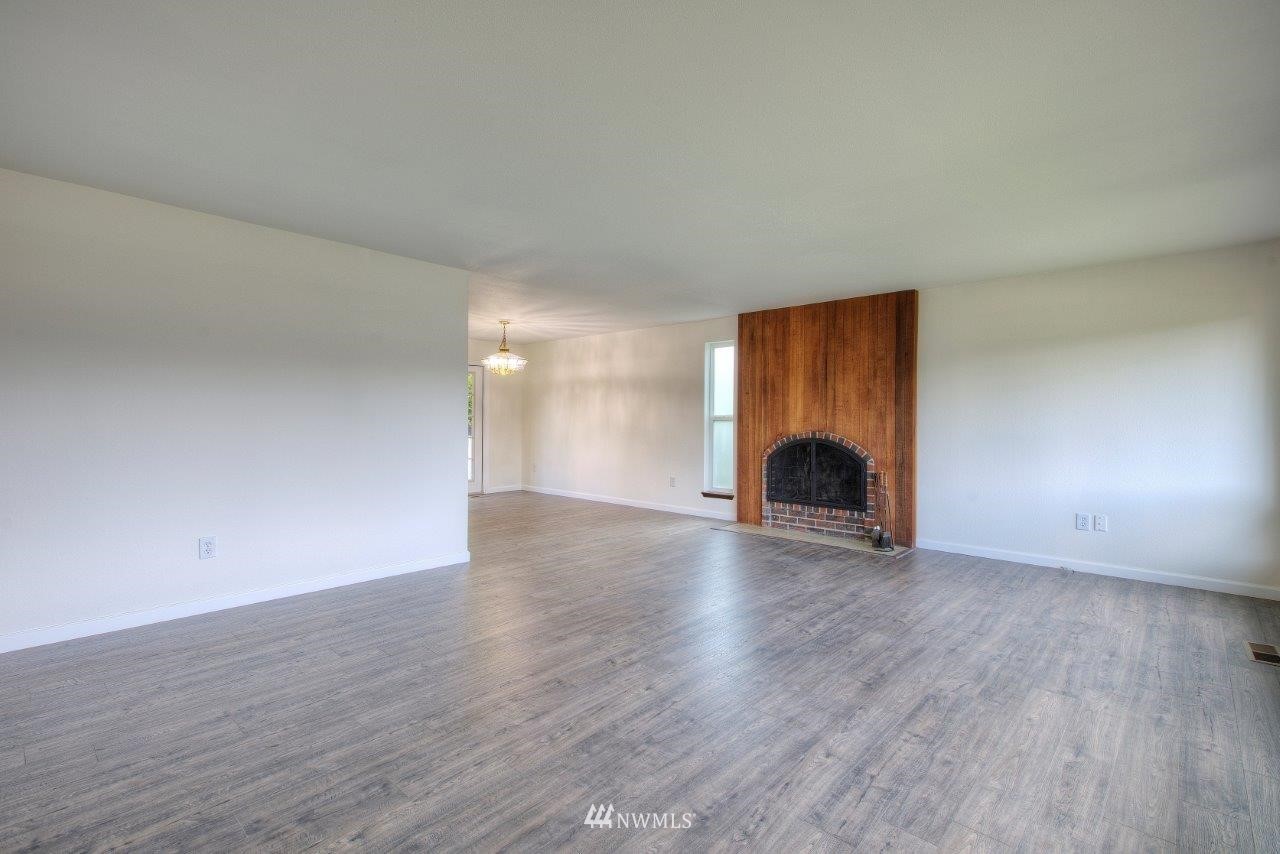 16922 157th Place Southeast Renton, WA 98058 - Photo 6 of 36 Gallery Image 6