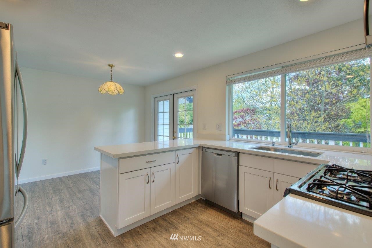 16922 157th Place Southeast Renton, WA 98058 - Photo 8 of 36 Gallery Image 8