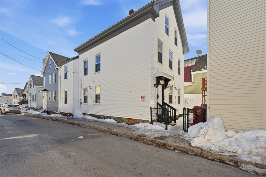 5 Floyd Street Lowell, MA 01852 - Photo 2 of 35
