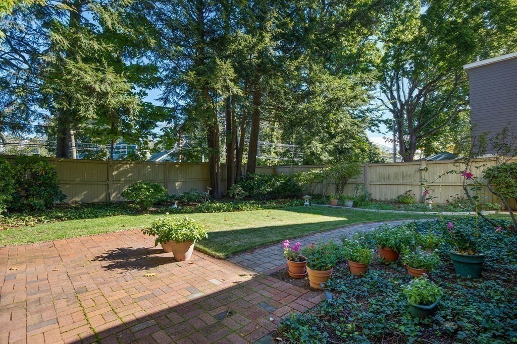 21 Canterbury Road Newton, MA 02461 - Photo 33 of 41