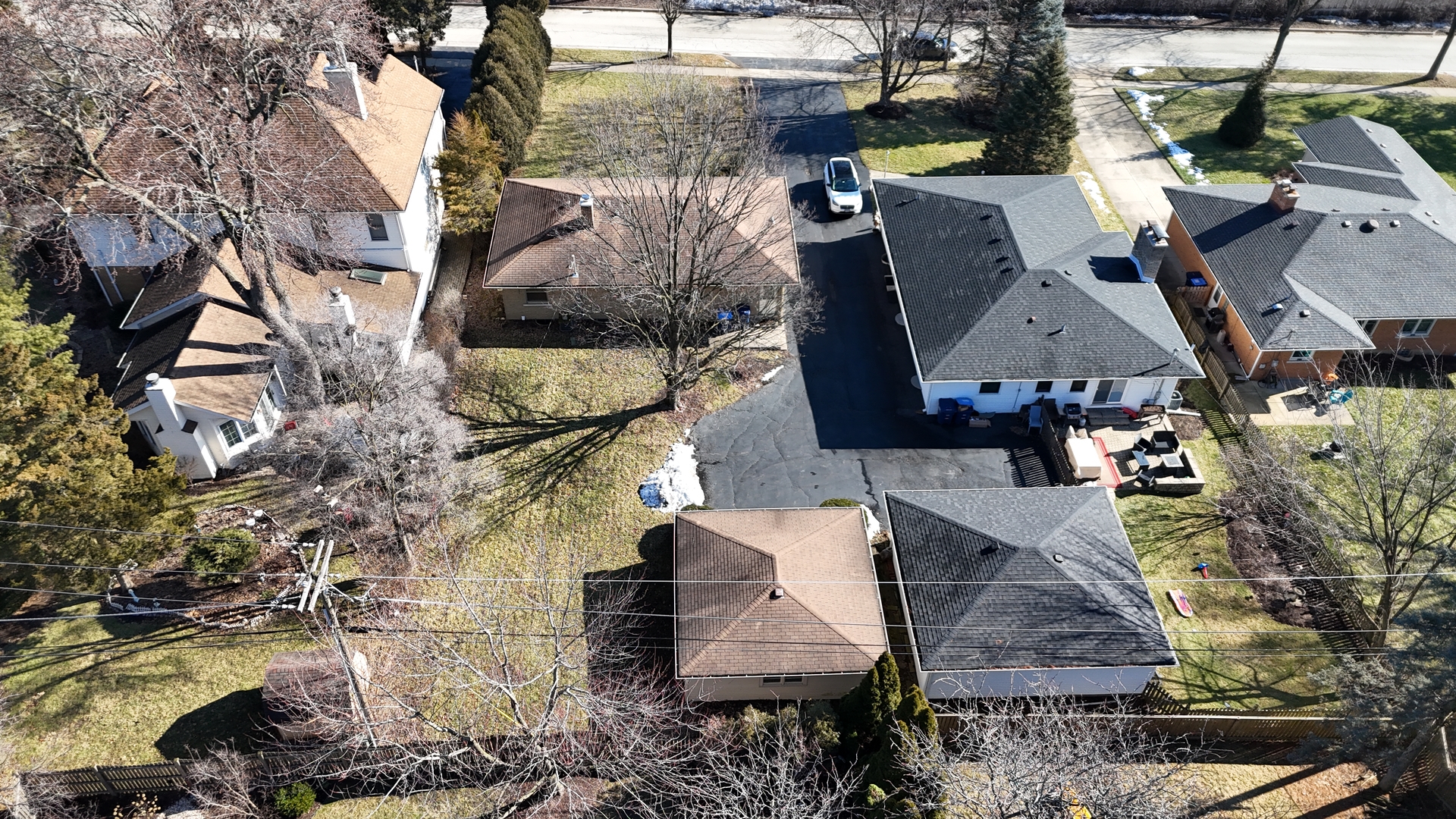 256 North Jackson Road Clarendon Hills, IL 60514 - Photo 25 of 30 an aerial view of houses with outdoor space