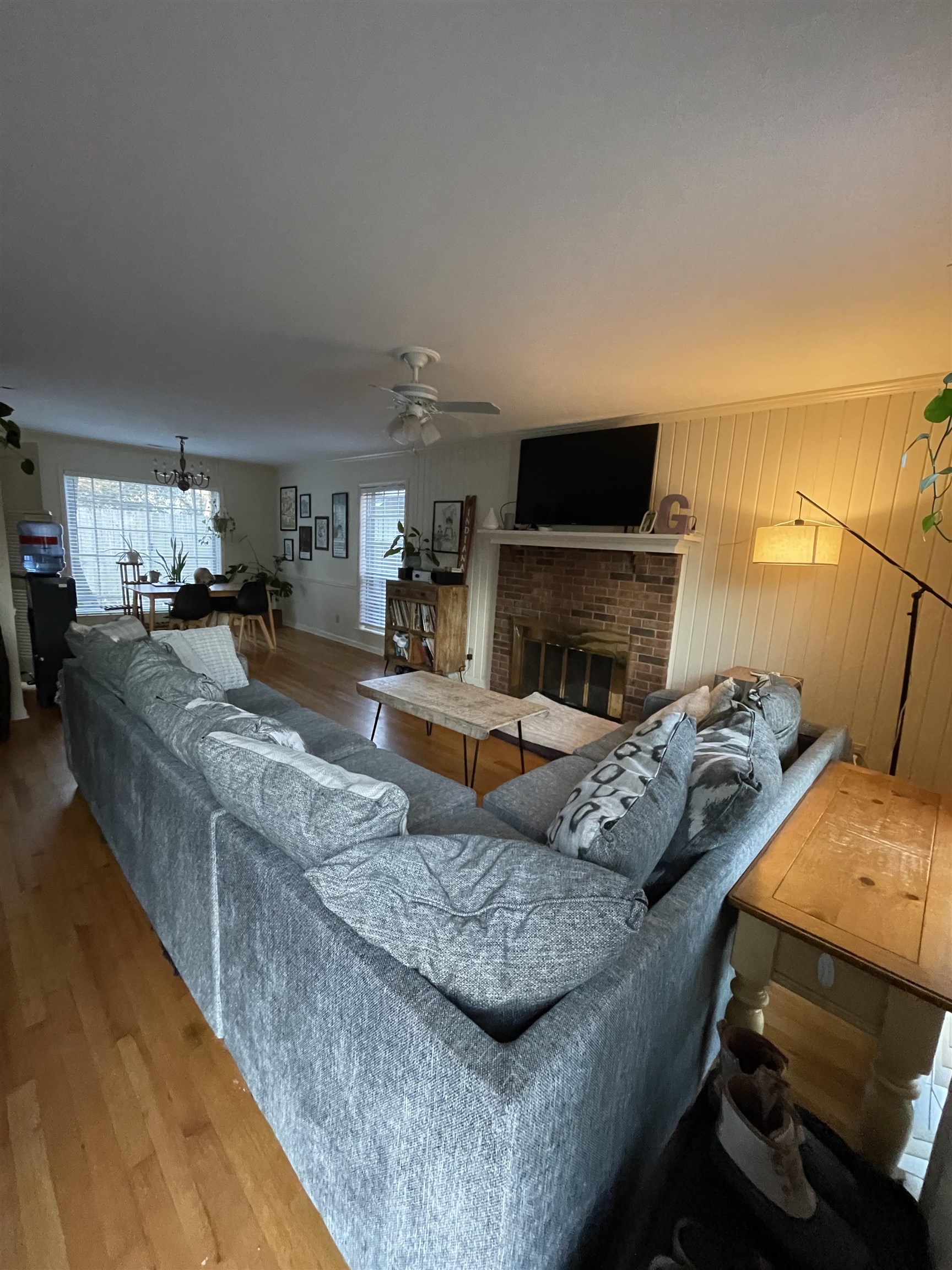 363 South Fenwick Road Memphis, TN 38111 - Photo 3 of 19 a living room with furniture and a fireplace