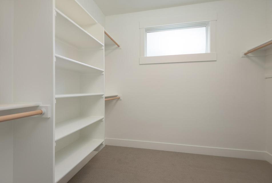 20506 Murphy Road Bend, OR 97702 - Photo 25 of 36 Primary Walk-In Closet