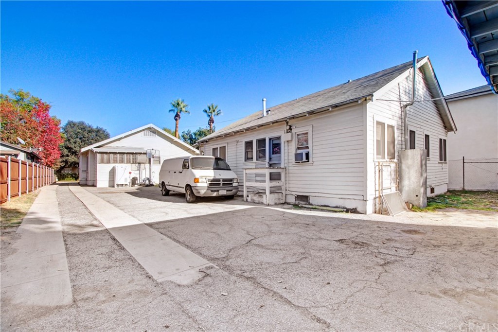 523 Lincoln Avenue Pasadena, CA 91103 - Photo 24 of 24 a front view of a house with a yard and garage