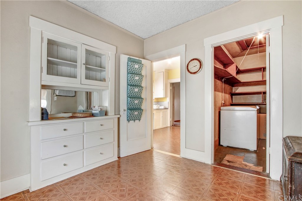 523 Lincoln Avenue Pasadena, CA 91103 - Photo 6 of 24 a view of an entryway with wooden floor
