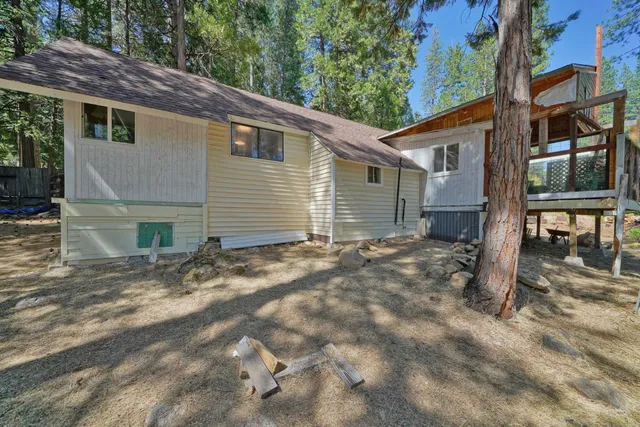 a view of backyard of house