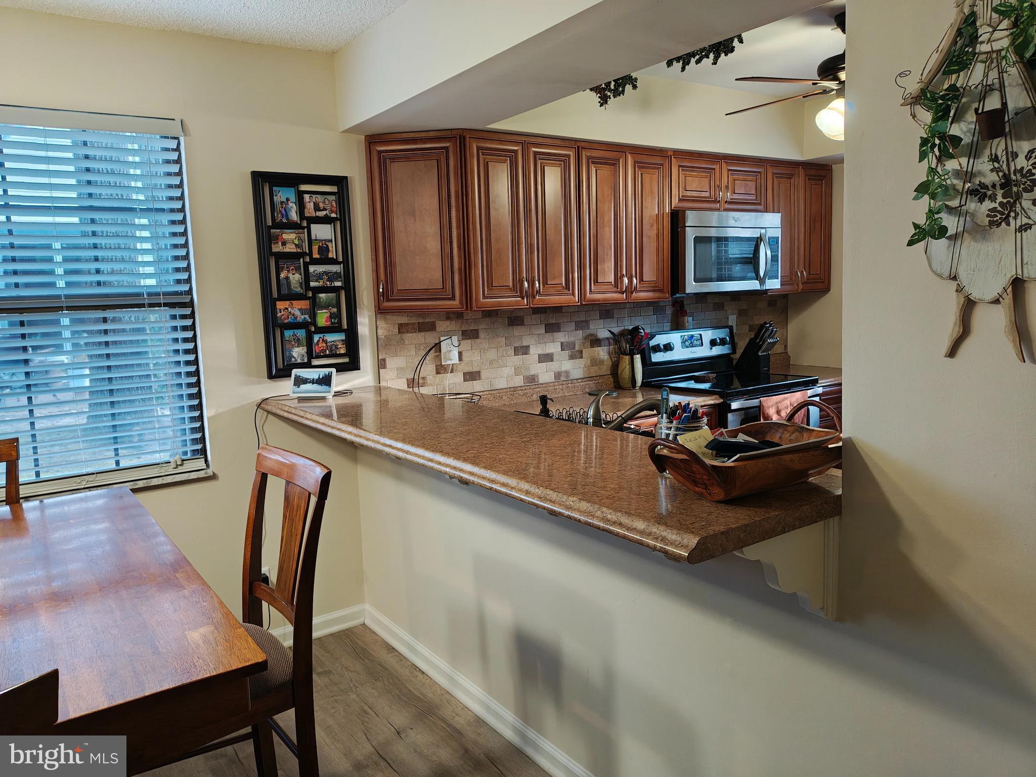 735 South Main Road, Unit 17 Vineland, NJ 08360 - Photo 5 of 33 Breakfast bar