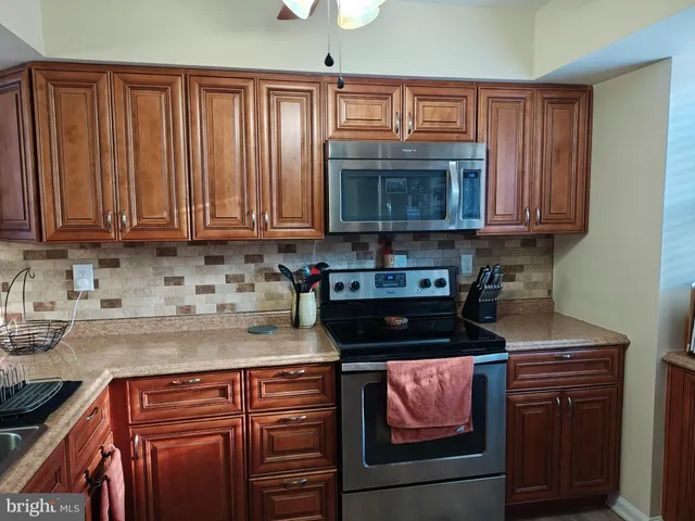 $225,000 | 735 South Main Road, Unit 17, Vineland, NJ 08360