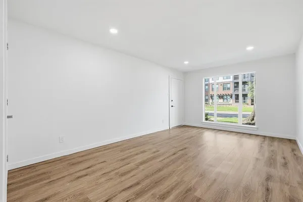 $298,000 | 4816 Amesbury Drive, Unit 128, Dallas, TX 75206