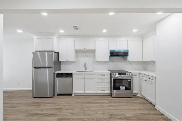 $298,000 | 4816 Amesbury Drive, Unit 128, Dallas, TX 75206