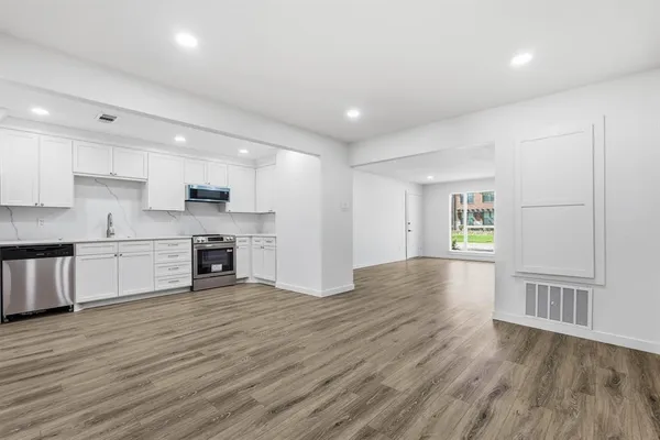 $298,000 | 4816 Amesbury Drive, Unit 128, Dallas, TX 75206
