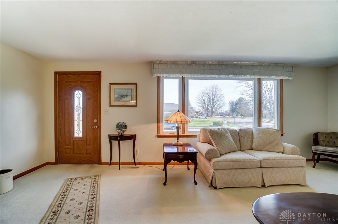 5247 West Ridgewood Road Springfield, OH 45503 - Photo 5 of 43