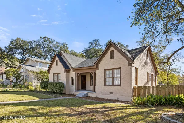 $252,500 | 901 Fairview Street, Jackson, MS 39202