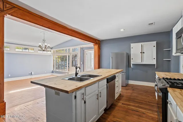 $275,000 | 901 Fairview Street, Jackson, MS 39202