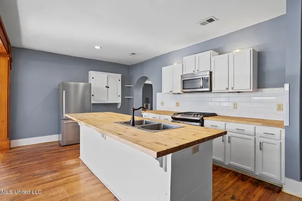 $252,500 | 901 Fairview Street, Jackson, MS 39202